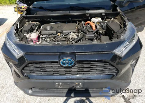 2021 Toyota Rav4 Xle z USA, uszkodzony, nr VIN 2T3R6RFV7MW015142
